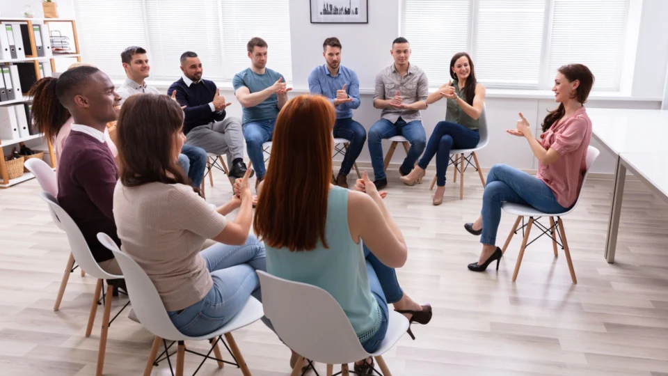 Sesc AM abre inscrições para novas turmas do curso de libras