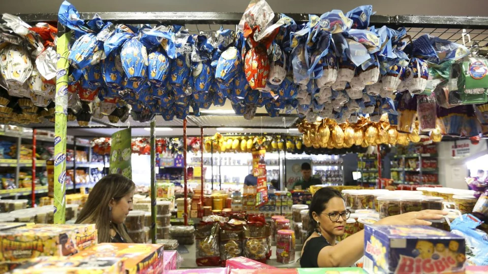 Vendas de produtos de páscoa devem crescer 6% e gerar mais de 300 postos de trabalho em Manaus, aponta pesquisa da CDL