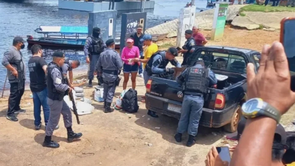 Drogas escondidas em caixa de isopor são apreendidas no Amazonas