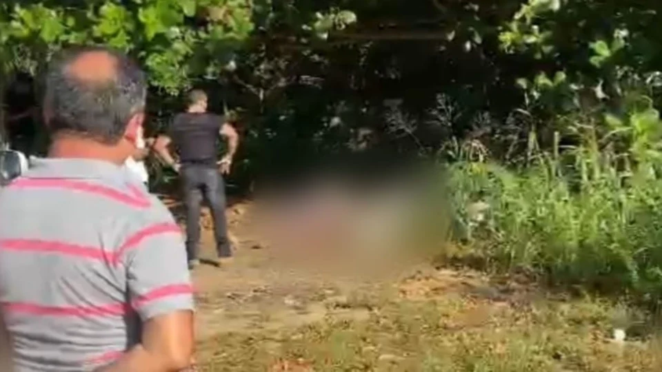 Homem é encontrado morto com sinais de estrangulamento e pés amarrados em Manaus