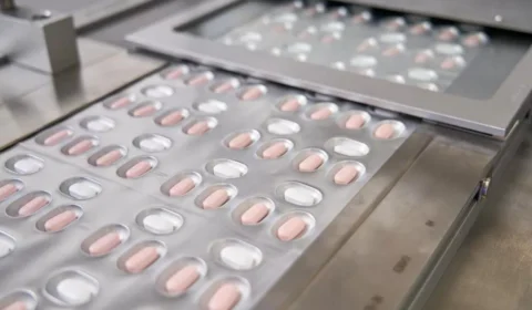 Anvisa aprova uso emergencial de remédio da Pfizer contra Covid