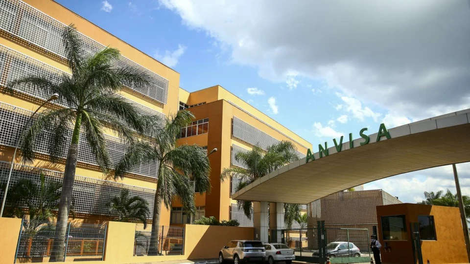 Anvisa determina apreensão de lote falsificado de remédio para atrite