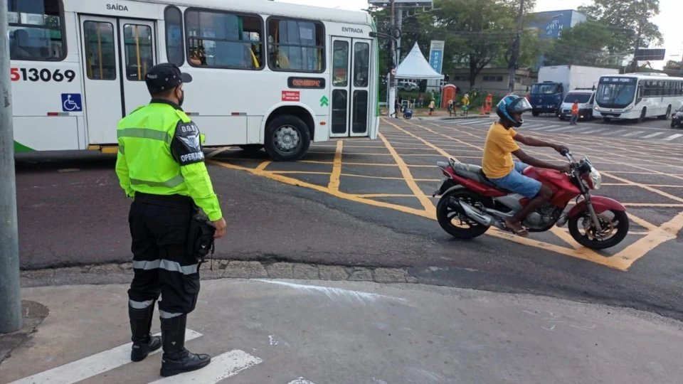 IMMU monta operação para monitorar fluidez do trânsito nos locais do concurso da Sefaz, em Manaus