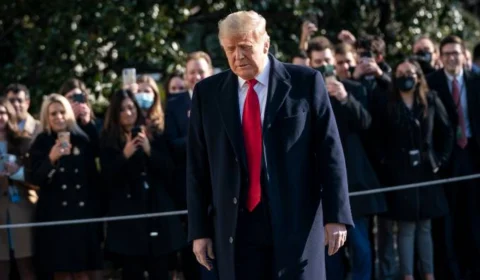 Trump diz que sua casa foi invadida por agentes do FBI