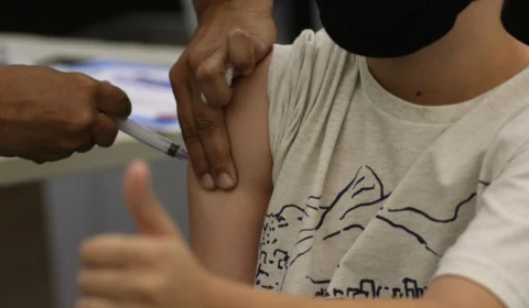 Covid-19: confira pontos de vacinação para adultos e crianças nesta segunda-feira, em Manaus