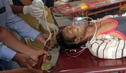 Álcool adulterado mata ao menos 42 pessoas na Índia