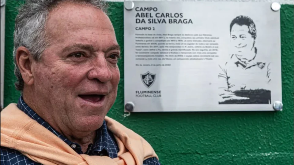 Fluminense coloca nome de Abel Braga no campo 2 do CT Carlos Castilho