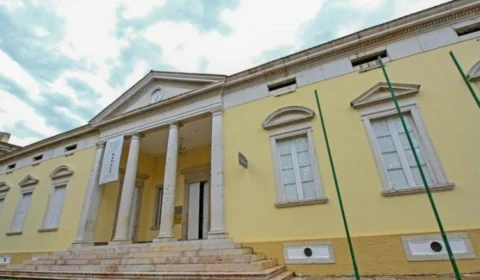 Museu da Cidade de Manaus recebe exposição sustentável com tampas metálicas de garrafa