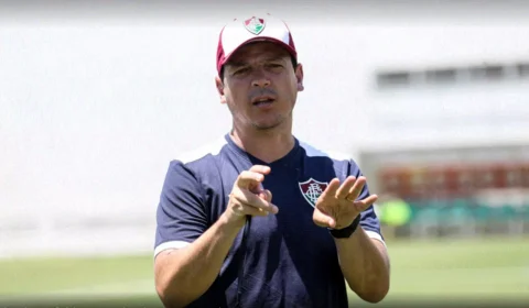 Com saída de Abel Braga, Fernando Diniz deve assinar contrato para assumir comando do Fluminense