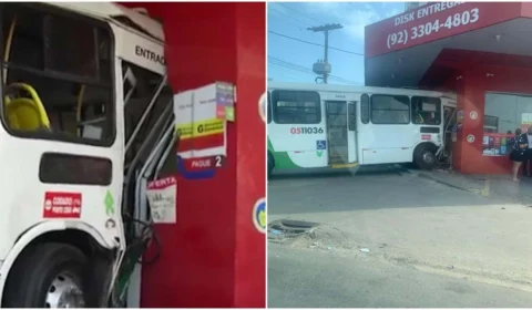 Ônibus colide com micro-ônibus e invade drogaria em Manaus