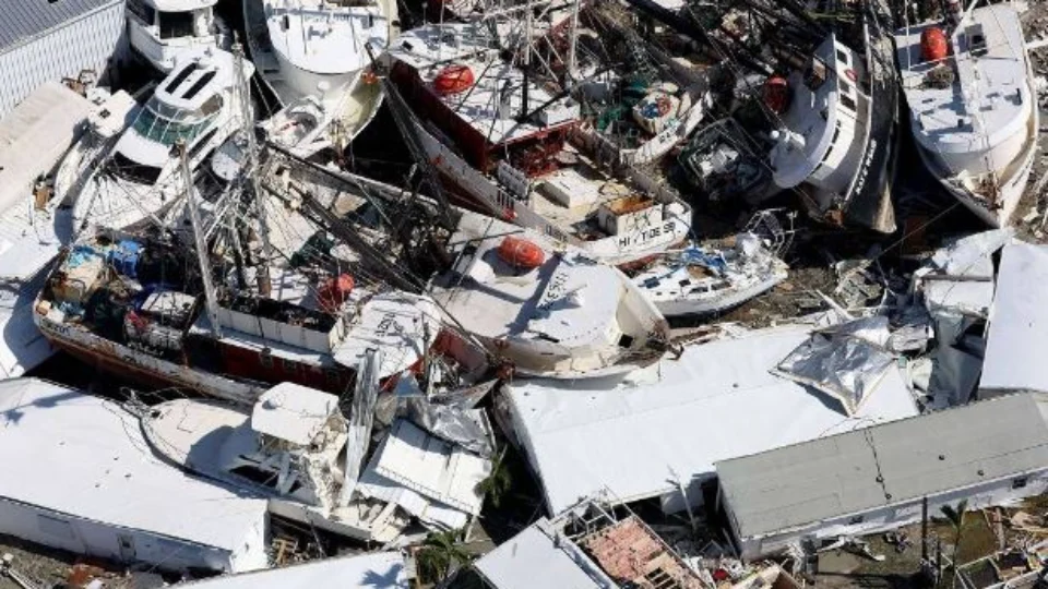 Furacão Ian deixa cenas de destruição na Flórida, nos EUA