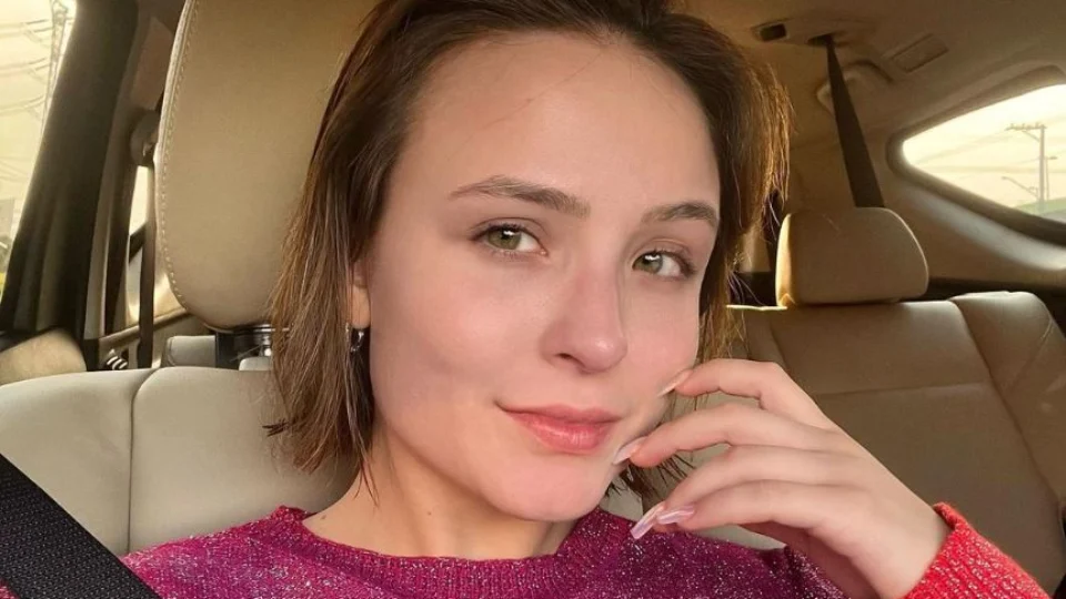Atriz Larissa Manoela assume própria carreira aos 22 anos