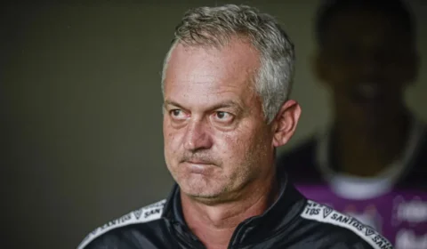 Técnico Lisca é demitido após oito jogos no comando do Santos