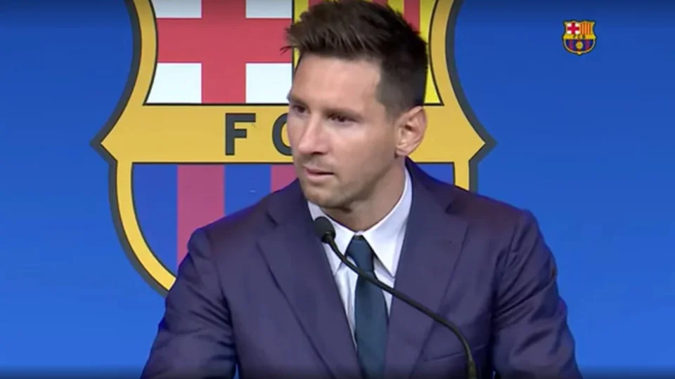 Para ficar no Barcelona Messi exige 10 milhões de euros, camarote no Camp Nou e voo privado no Natal, diz jornal