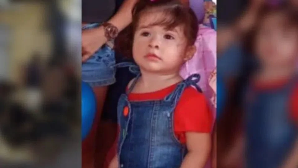 Bebê vítima de bala perdida é velada e enterrada em Manaus