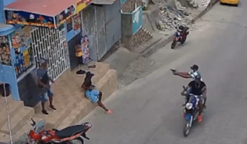 VÍDEO: homem é morto enquanto fazia ‘dancinha’ em frente de estabelecimento, no Equador