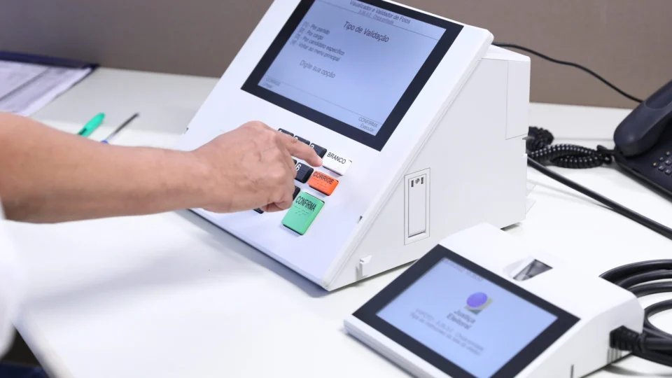 Eleições 2022: mais de 300 mil eleitores votarão em trânsito no 2º turno