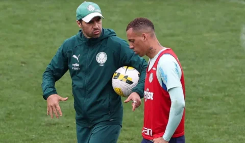 Palmeiras treina jogadas de bola parada, ofensivas e defensivas para duelo com Atlético/MG pelo Brasileirão