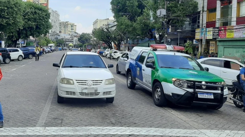 Homem é preso suspeito de vender celulares roubados no Centro de Manaus