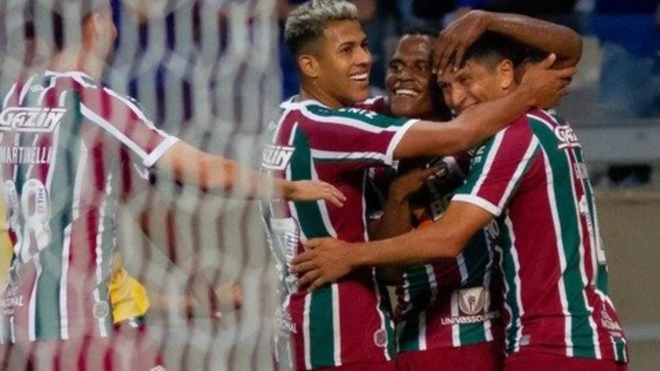 Fluminense atropela Cruzeiro por 3 a 0 e garante vaga nas quartas de final da Copa do Brasil