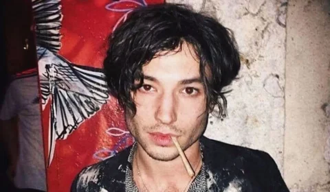 Ezra Miller é acusado de drogar e agredir fã menor de idade