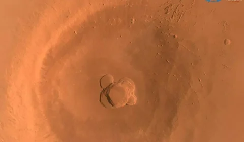 FOTOS: agência espacial chinesa captura imagens de toda superfície de Marte