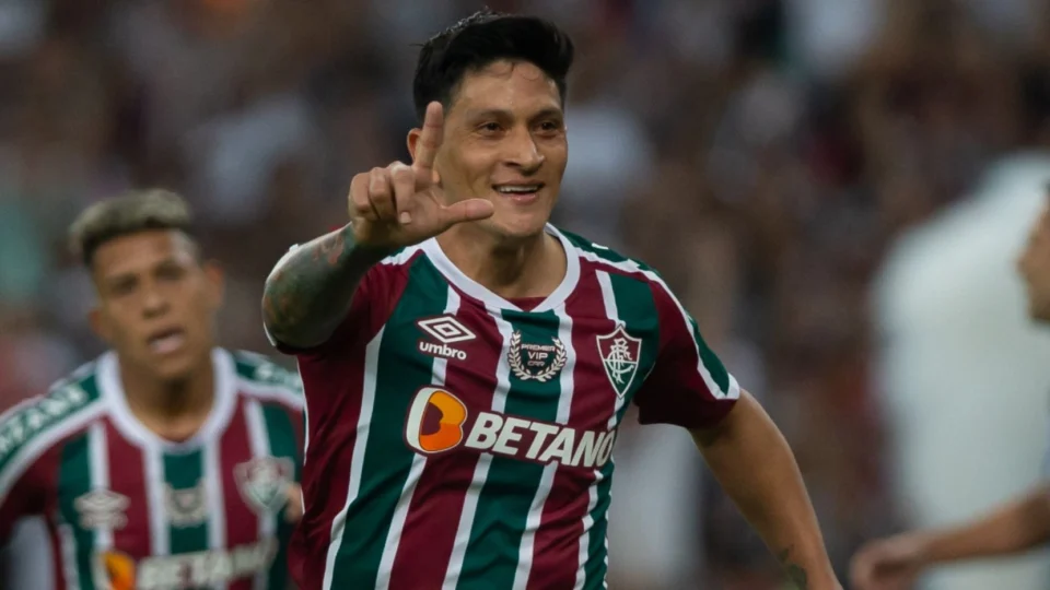 Fluminense bate Goiás por 3 a 2 e ocupa terceira posição na tabela de classificação do Campeonato Brasileiro