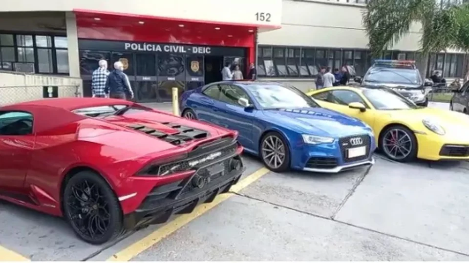 Sete carros de luxo são apreendidos pela polícia de SP em operação contra lavagem de dinheiro realizada por influenciadores
