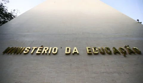 CPI do MEC deve ter mais efeito político do que jurídico, caso seja instaurada