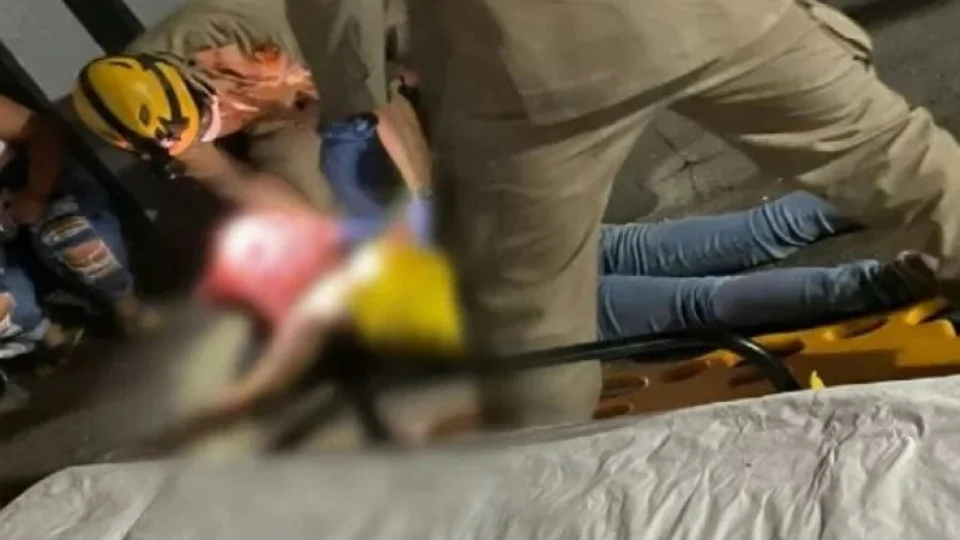 Estudante é presa após atear fogo em colega de escola em GO