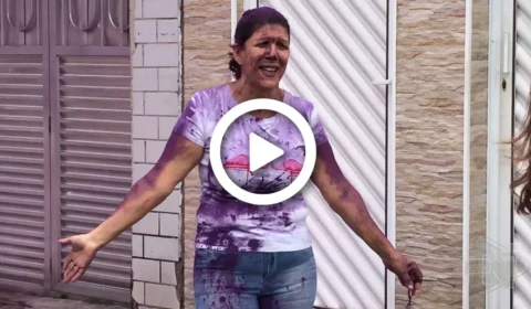 VÍDEO: chá revelação em SP tem ‘acidente’ e tia da grávida é coberta por pó roxo