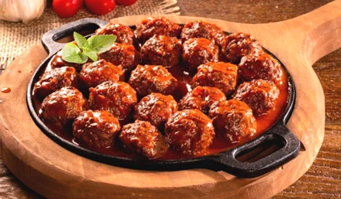 RECEITA FÁCIL: aprenda a fazer almôndegas ao estilo asiático