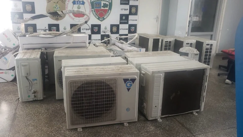 Diretora é presa suspeita de furtar 30 aparelhos de ar-condicionado de escola em Manaus