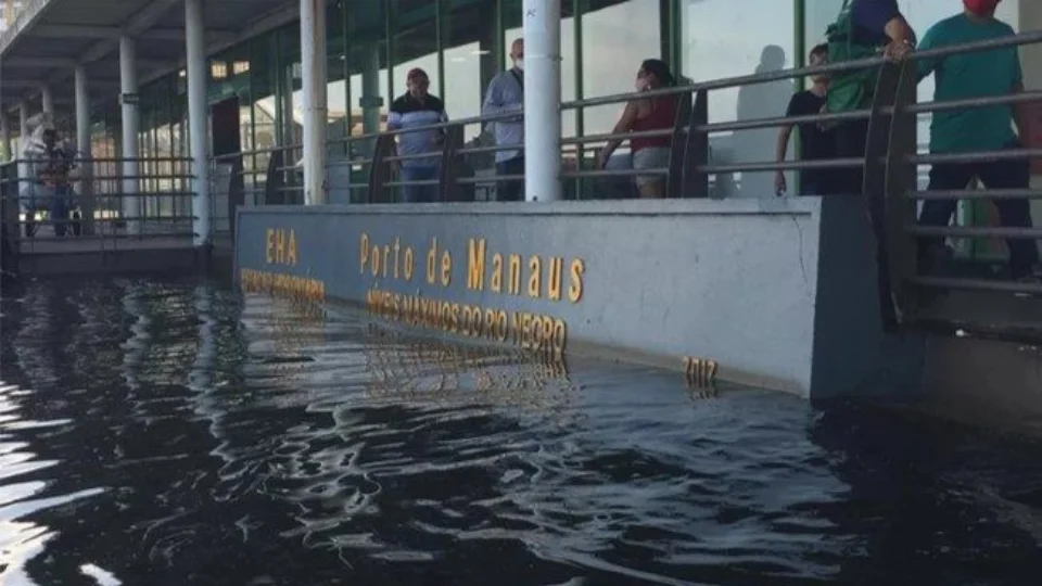 Rio Negro começa processo de vazante e chega a 29,69 em Manaus