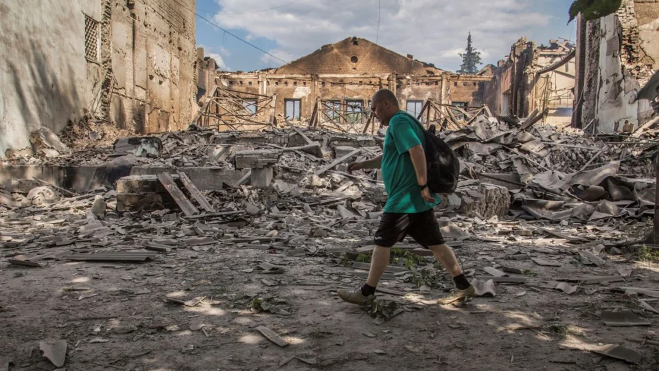 Rússia confirma tomada de controle da região de Luhansk, na Ucrânia