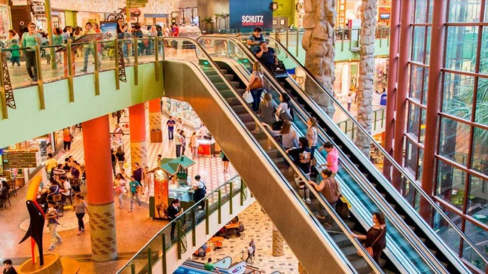 Vendas do comércio amazonense caem 3,2% em março, aponta IBGE