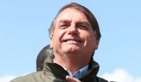 Bolsonaro é chamado de ‘tchutchuca do centrão’ e se envolve em confusão em Brasília