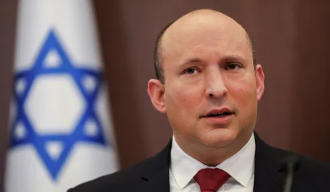 Naftali Bennett, primeiro-ministro de Israel, testa positivo para Covid-19