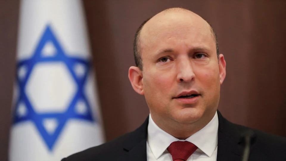 Naftali Bennett, primeiro-ministro de Israel, testa positivo para Covid-19