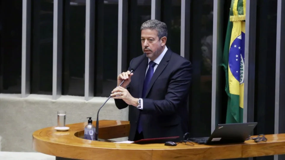 Petrobras causa inconveniente a todo o país, diz Arthur Lira