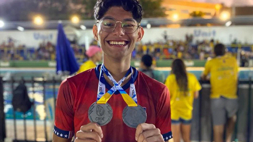 Amazonense de 17 anos é o melhor nadador na categoria de costas da região norte do Brasil