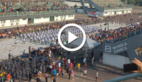 Vídeo: desfile cívico reúne mais de 4 mil alunos no Sambódromo de Manaus