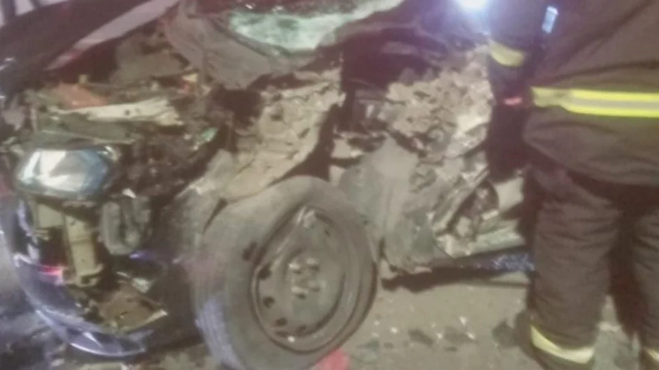 PM fica preso às ferragens de carro após grave acidente na Zona Norte de Manaus