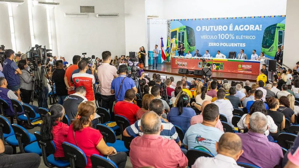 Convênio no valor de R$ 36,4 milhões é assinado para aquisição de ônibus 100% elétricos para Manaus