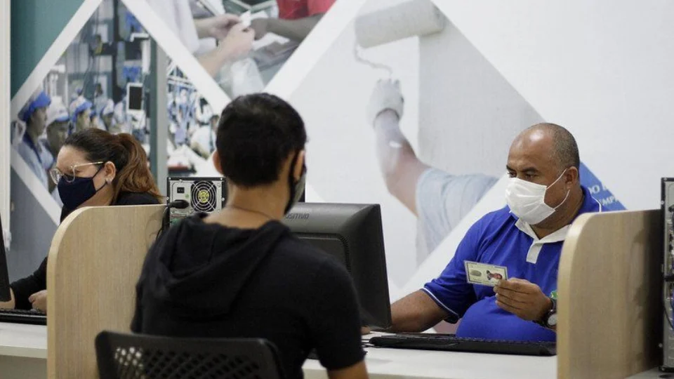 Sine Manaus e Sine Amazonas ofertam 252 vagas de emprego nesta quinta-feira