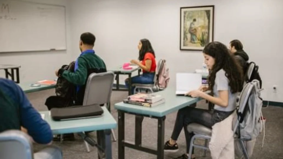 Inadimplência em escolas particulares chega a 60% no AM, diz Sinepe