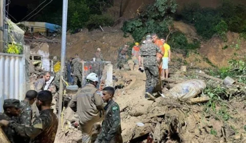 Passa de 50 o número de mortos e somam 56 desaparecidos após chuvas em Recife