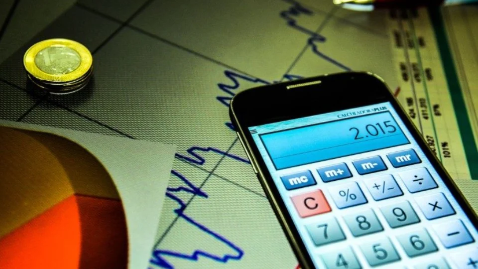 Com nova Selic, especialista dá dicas de quanto rende aplicação de R$ 1 mil