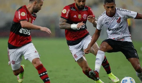 Flamengo joga melhor mas fica no 0 a 0 com Athletico/PR pelo jogo de ida das quartas de final da Copa do Brasil