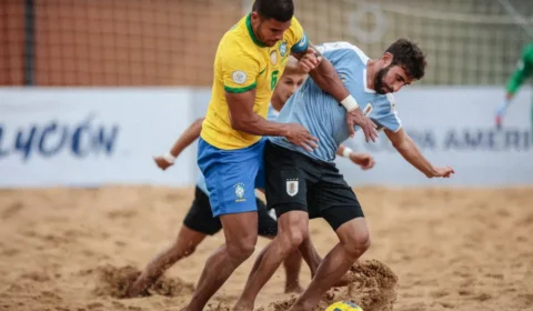 Brasil goleia Uruguai por 6 a 4 e mantém 100% no grupo B da Copa América de Futebol de Areia